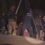 [Video] Arizona.- Una adolescente quedó atrapada en la chimenea al intentar entrar a su casa tras una noche de fiesta.