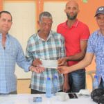 Amílcar entrega más de RD$15 millones a productores de San Felipe Abajo