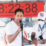 [EnVivo] Carlos Silver – Debe cantar más de 105 horas para romper el récord