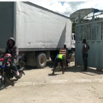 Apresan chofer haitiano con 29 haitianos ilegales en el puesto de chequeo en Botonsillo